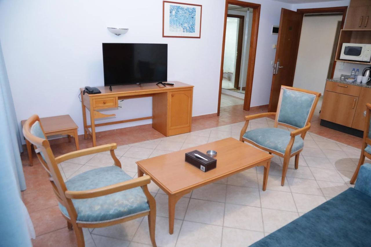 El Sheikh Suites Hotel ベイルート エクステリア 写真